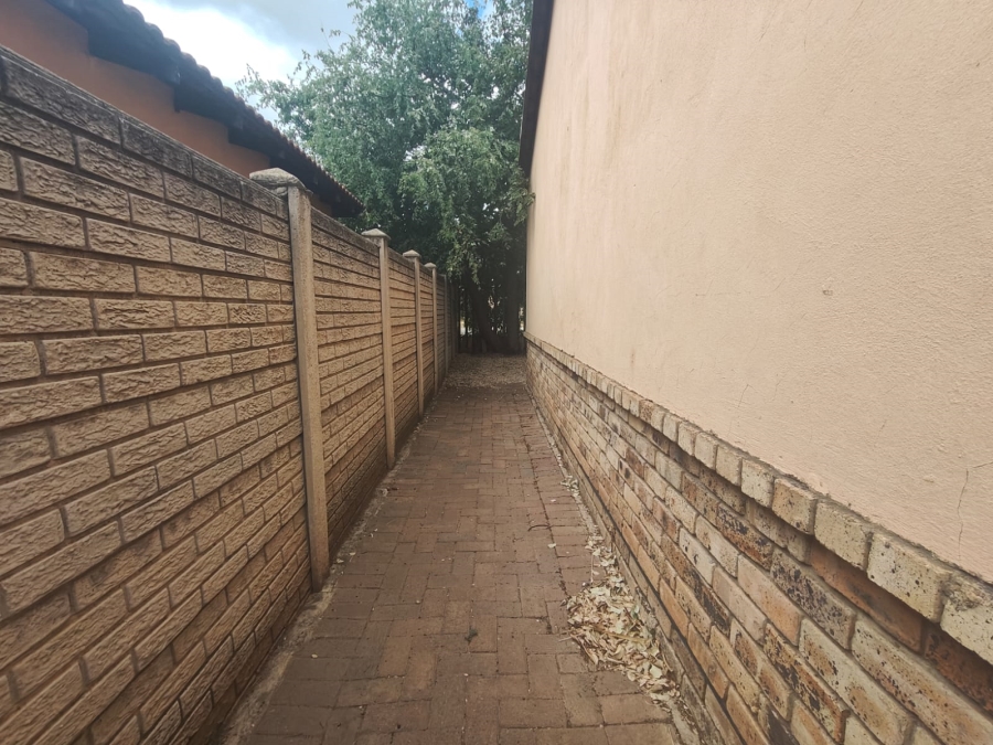 3 Bedroom Property for Sale in Waterval East North West